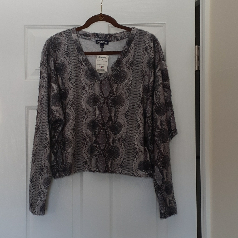 NWT Soft Purple Snake Skin Sweater